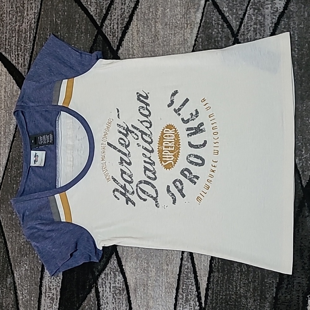 HARLEY DAVIDSON SCOOP-NECK MILWAUKEE WISCONSIN TEE-SHIRT
